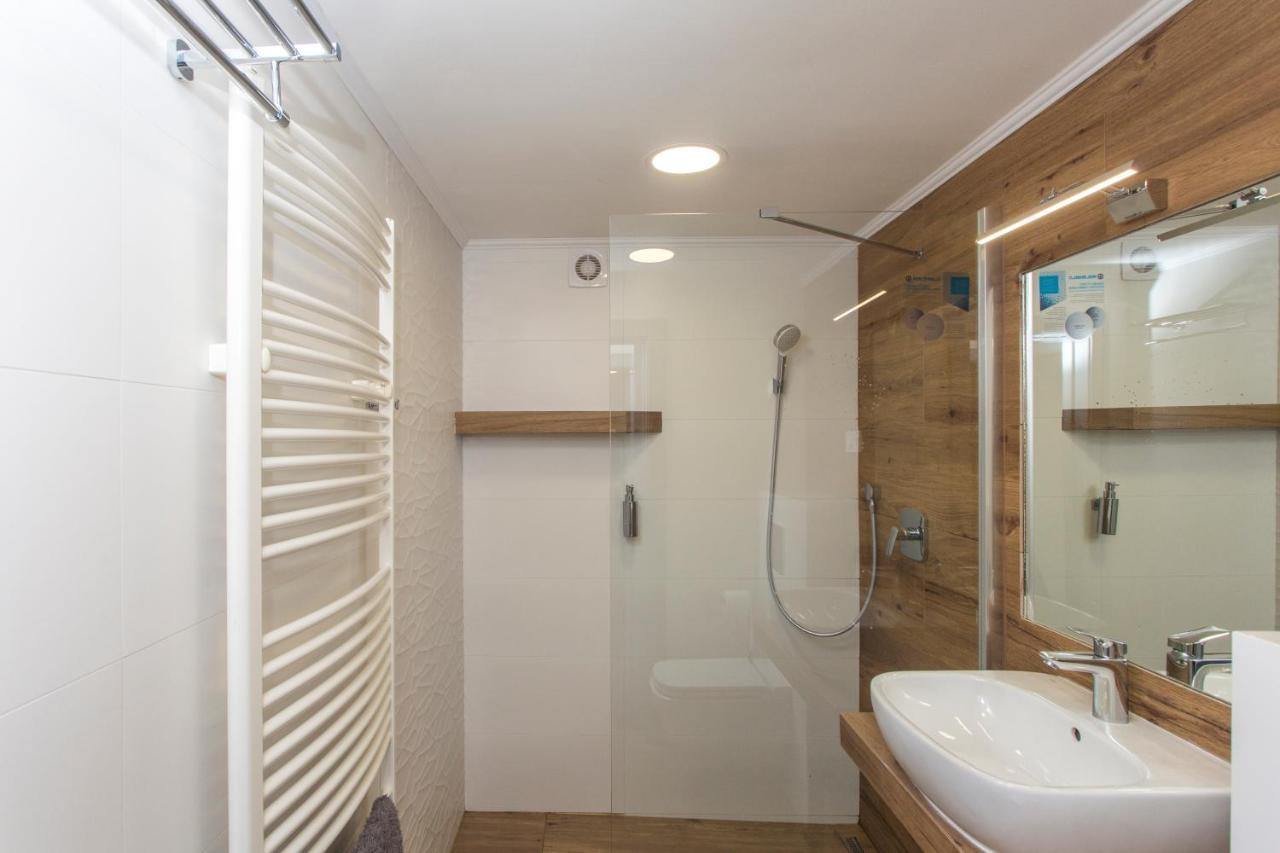 Guesthouse Yes In Bodice ภายนอก รูปภาพ